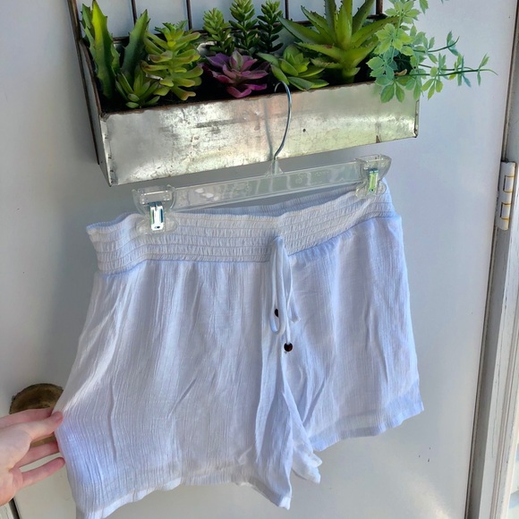 Lined Linen Shorts - Picture 2 of 10
